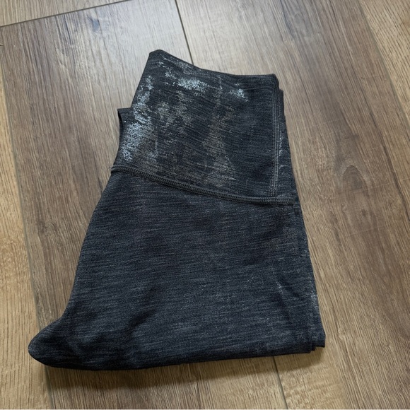 Lululemon High Rise Wunder Under Silver Gray Metallic Leggings Size 0 - Picture 5 of 7